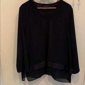 Women’s flowey blouse
